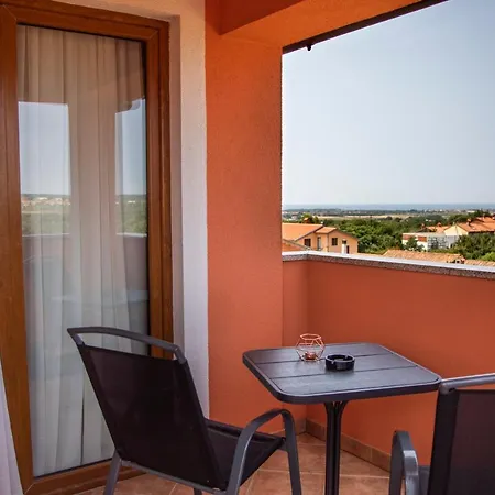 Natura Hotel 3*