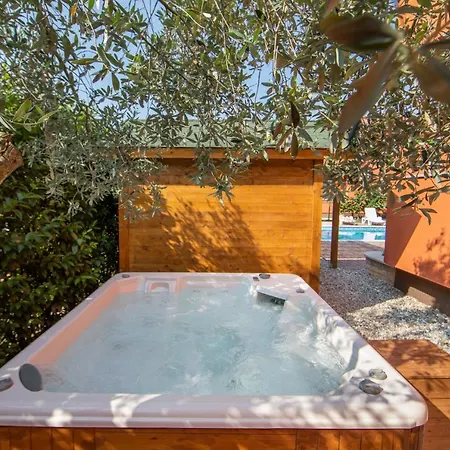 Hotel Natura Vilanija
