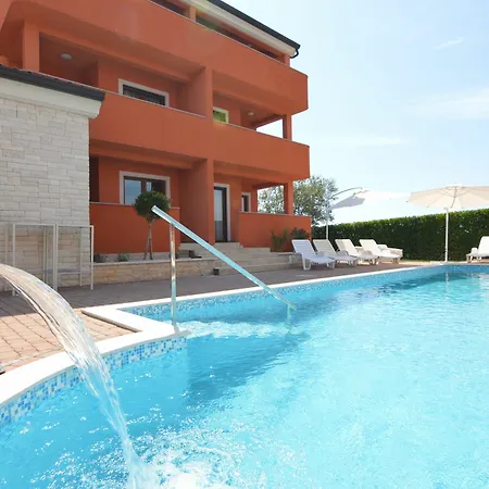 Hotel Natura Vilanija