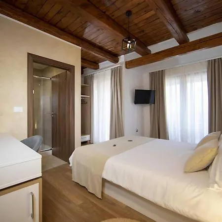 Natura Hotel 3*